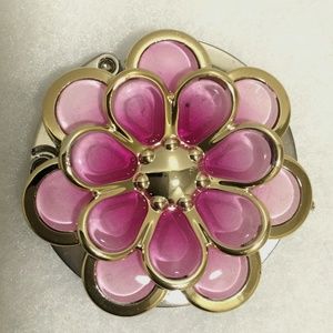 NWOT!  Flower Purse Holder